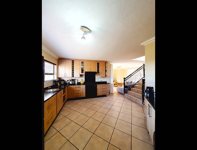 4 BEDROOM FREEHOLD FOR SALE IN CARLSWALD NORTH ESTATE